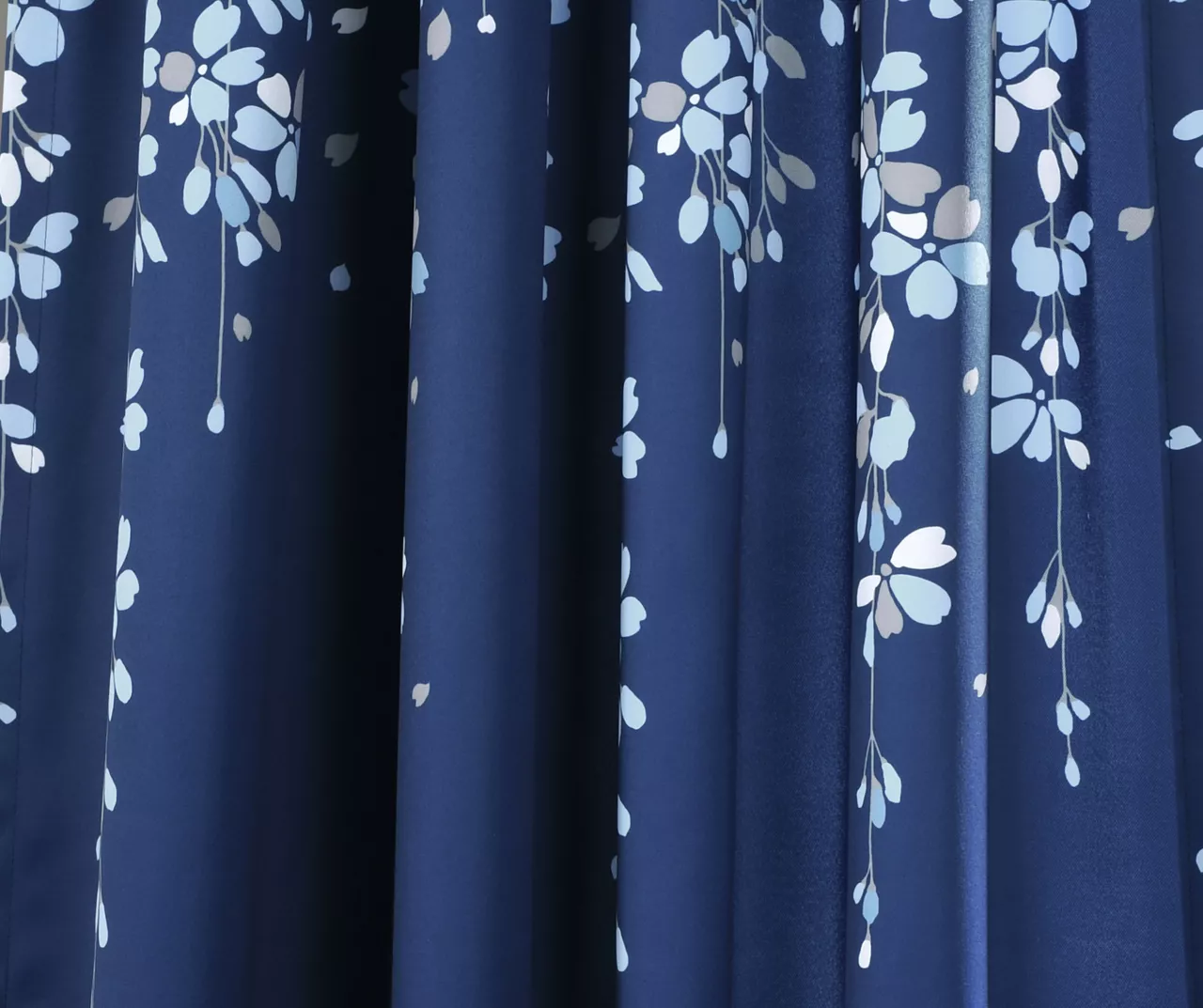Weeping Flowers Navy Room-Darkening Rod Pocket Curtain Panel Pair, (84") - Image 3