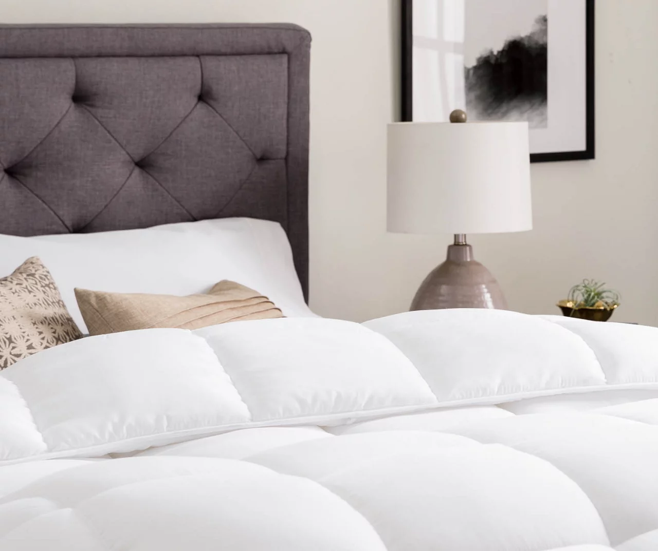 Brookside White Down Alternative Quilted Comforter - Image 4