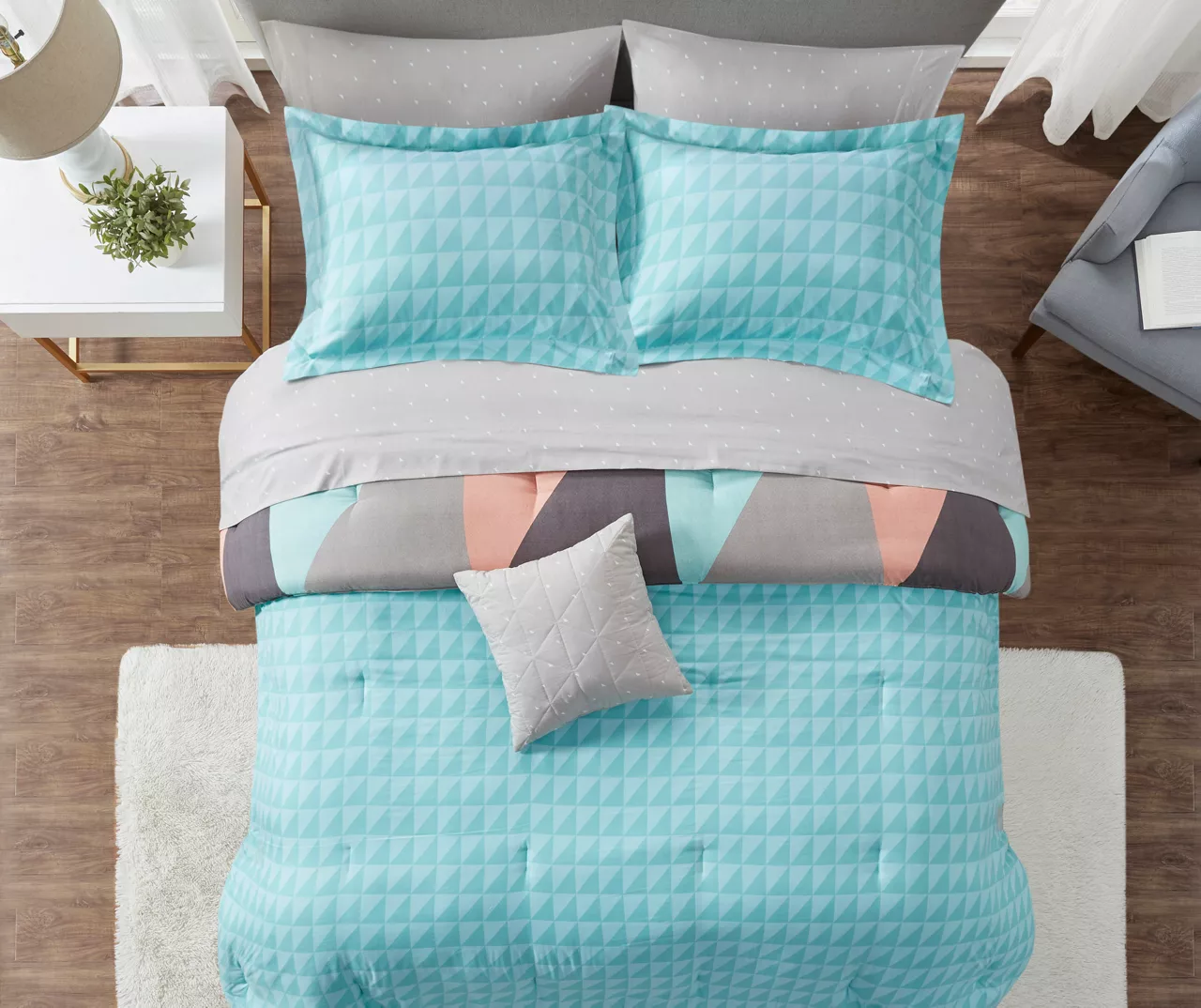 Zuri Aqua Reversible Comforter Set - Image 8