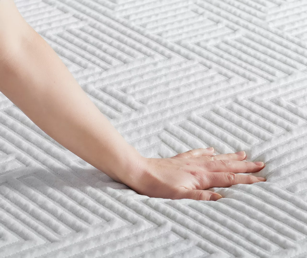 Lucid Comfort Collection 10" Hybrid Memory Foam Mattress & Adjustable Bed Base Set - Image 13