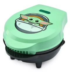 STAR WARS Green The Mandalorian The Child Mini Waffle Maker