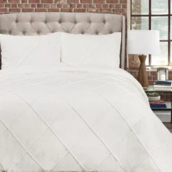White Diamond Lattice Pom-Pom Full/Queen 3-Piece Comforter Set