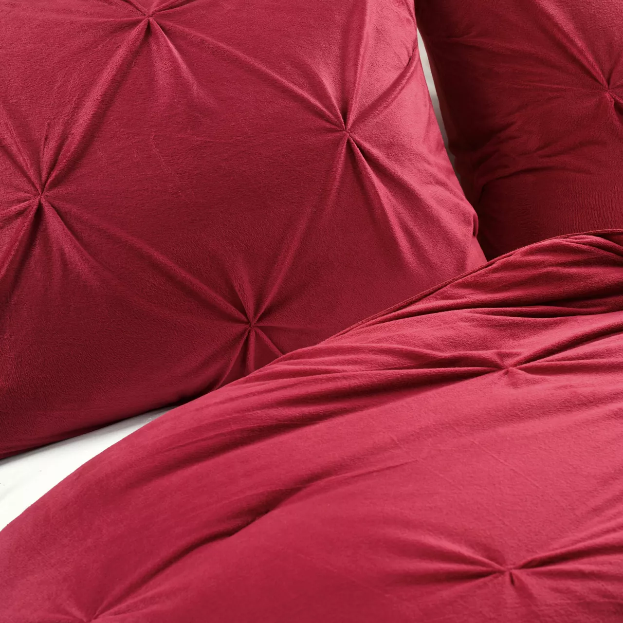 Red Diamond Pintuck Velvet King 3-Piece Comforter Set - Image 3