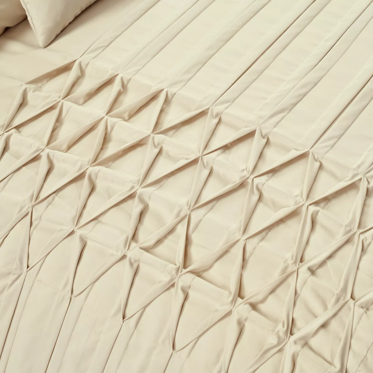 Aurora Pleated Pintuck Comforter Set - Image 18