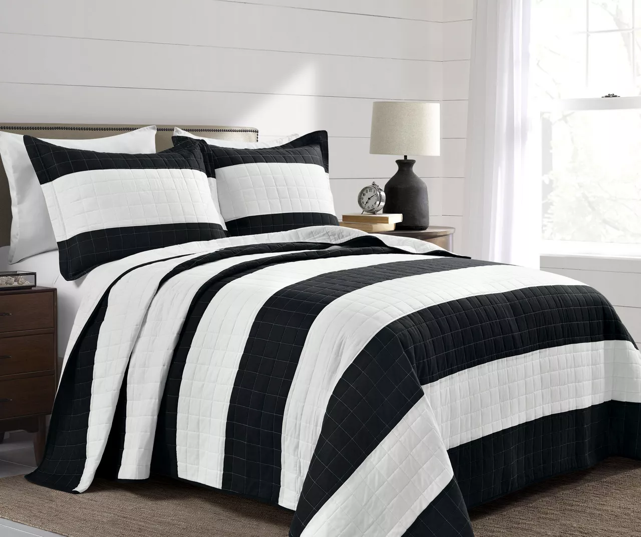 New Berlin Color Block Stripe Quilt Set - Image 3