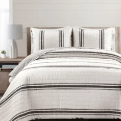 Farmhouse White & Black Stripe Reversible Full/Queen 3-Piece Quilt Set