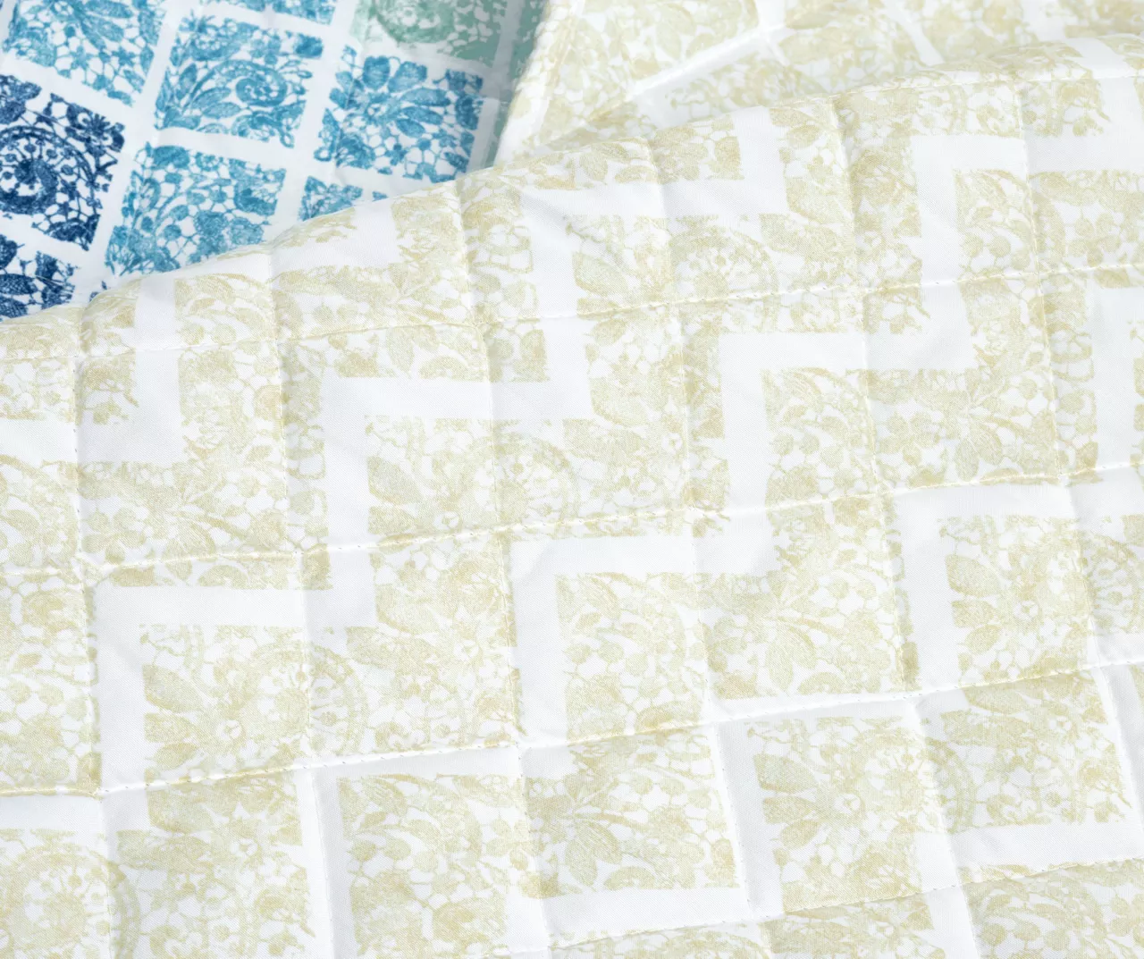 Blue & Navy Medallion Ombre Full/Queen 3-Piece Quilt Set - Image 3